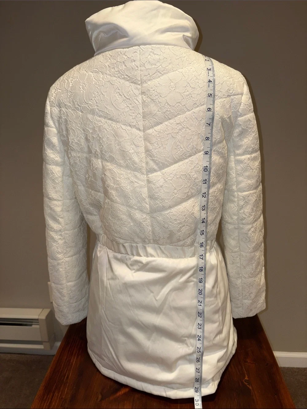White House Black Market Chevron Lace Puffer Jacket Size Small